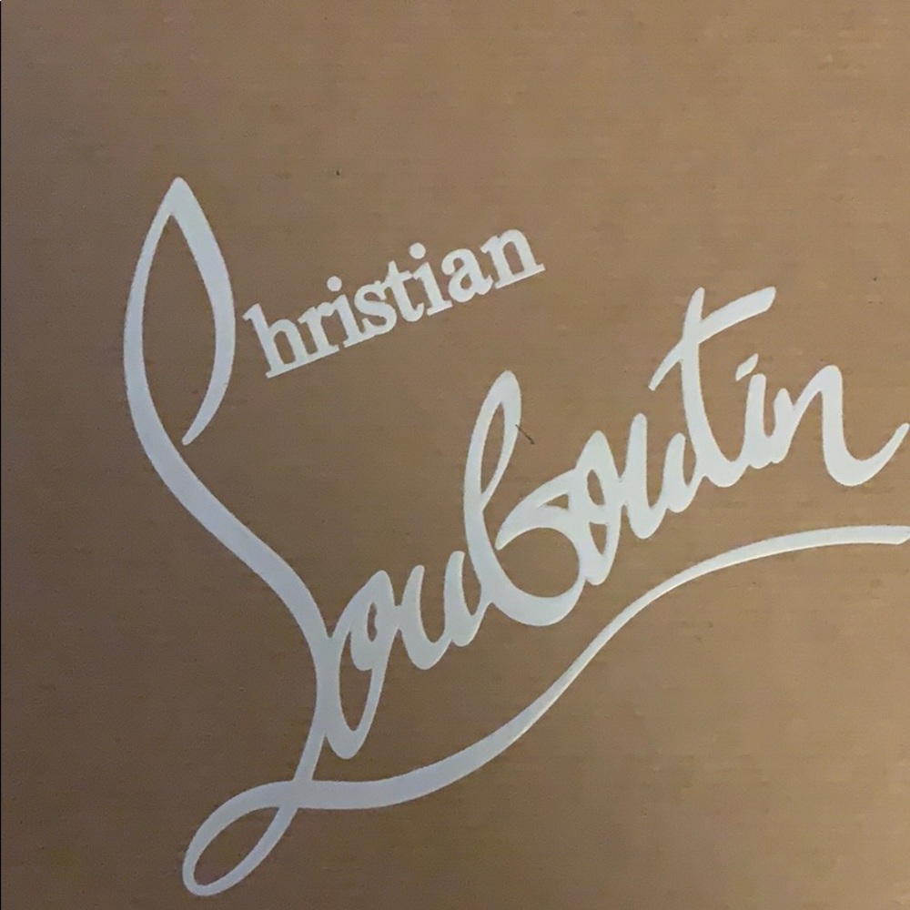 Brand new, never worn Christian Louboutin pumps!